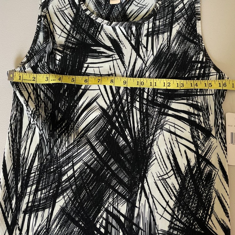 NWT Black and white print sleeveless top Large - Picture 5 of 6